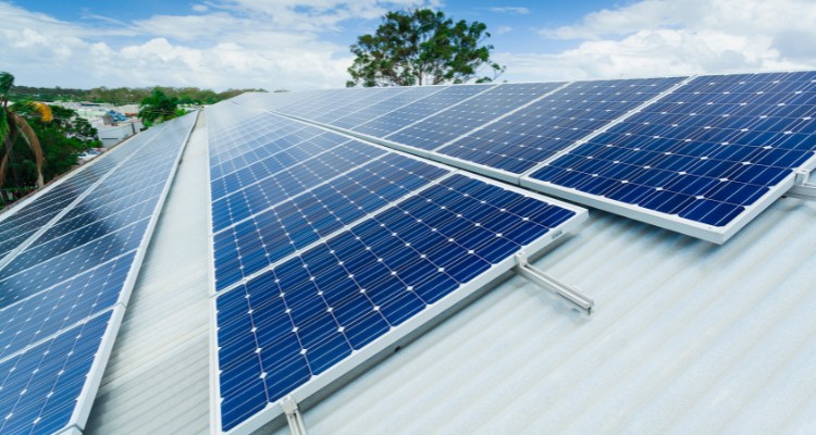 Energia solar residencial é barata? Descubra!
