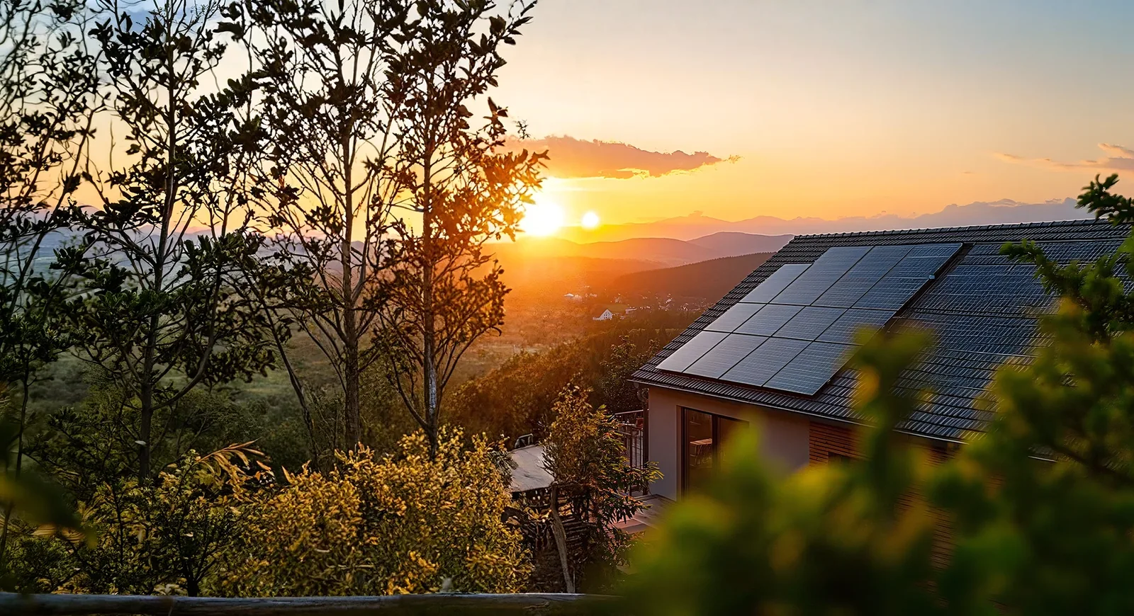 Casa com energia solar SunnyHUB